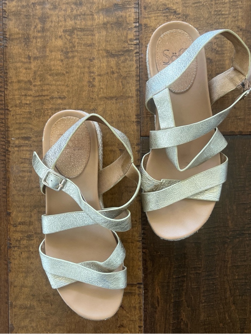 Sofft keathet metallic hold strappy sandals sz 8.5